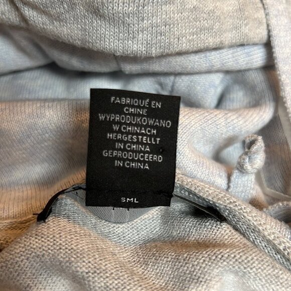 Tahari hooded sweater Women’s gray & white striped size medium - Picture 4 of 8